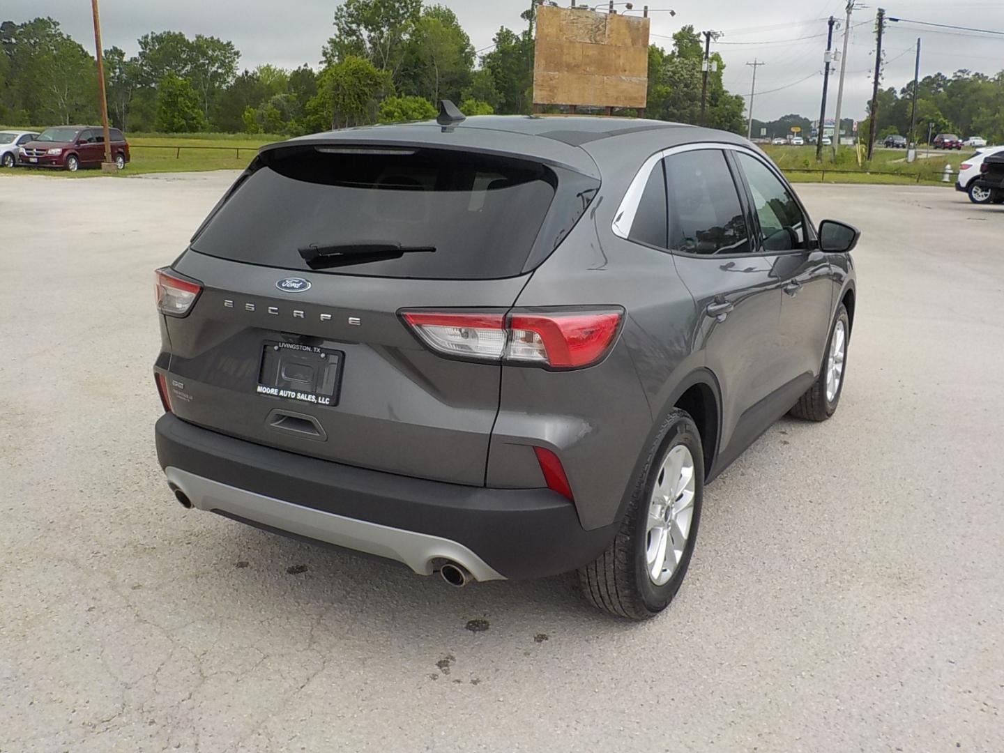 2021 Gray /Lt gray Ford Escape (1FMCU0G66MU) , Auto transmission, located at 1617 W Church Street, Livingston, TX, 77351, (936) 327-3600, 30.710995, -94.951157 - These vehicles get over 30 mpg on the highway!! - Photo#6